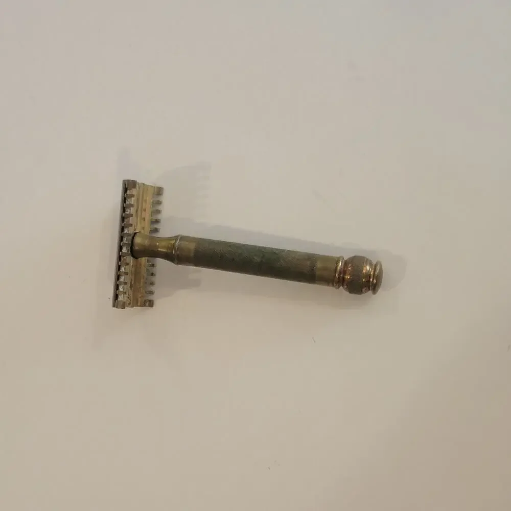 Antique Gillette Safety Razor gold tone  Made in USA pat date jan 13, 1920